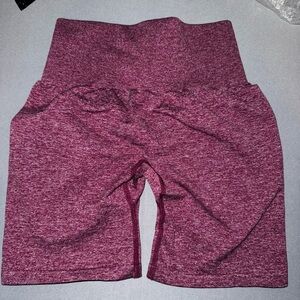 •BRAND NEW WITH TAGS 
•Size Small 
•NVGTN
•Scrunch butt